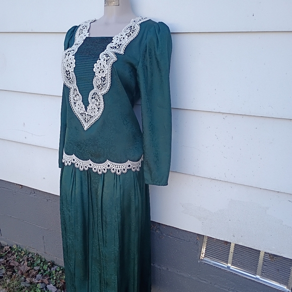 Scott McClintock Dresses & Skirts - Vintage Green And White Skirt Set